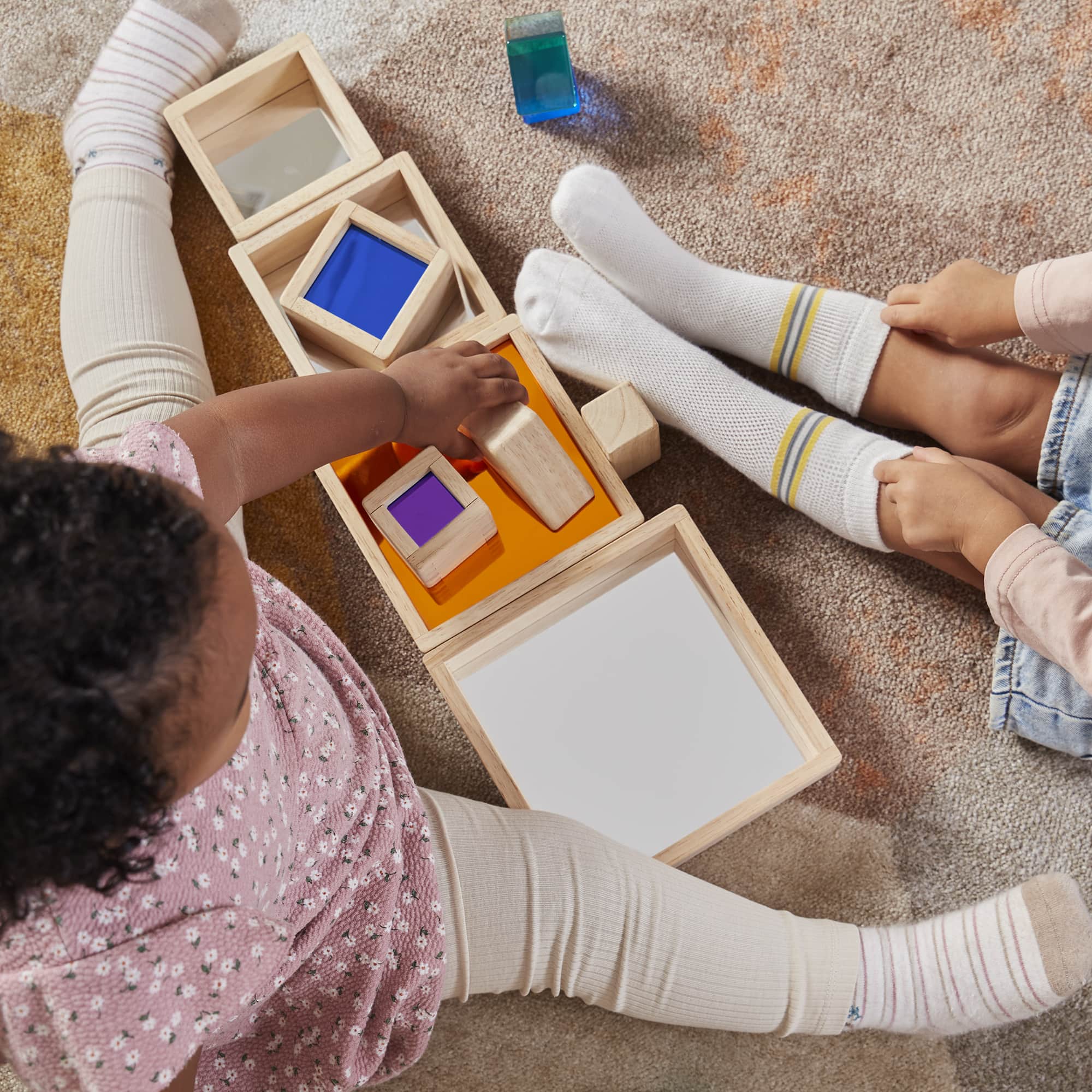 Nesting Pyramid Mirror Set