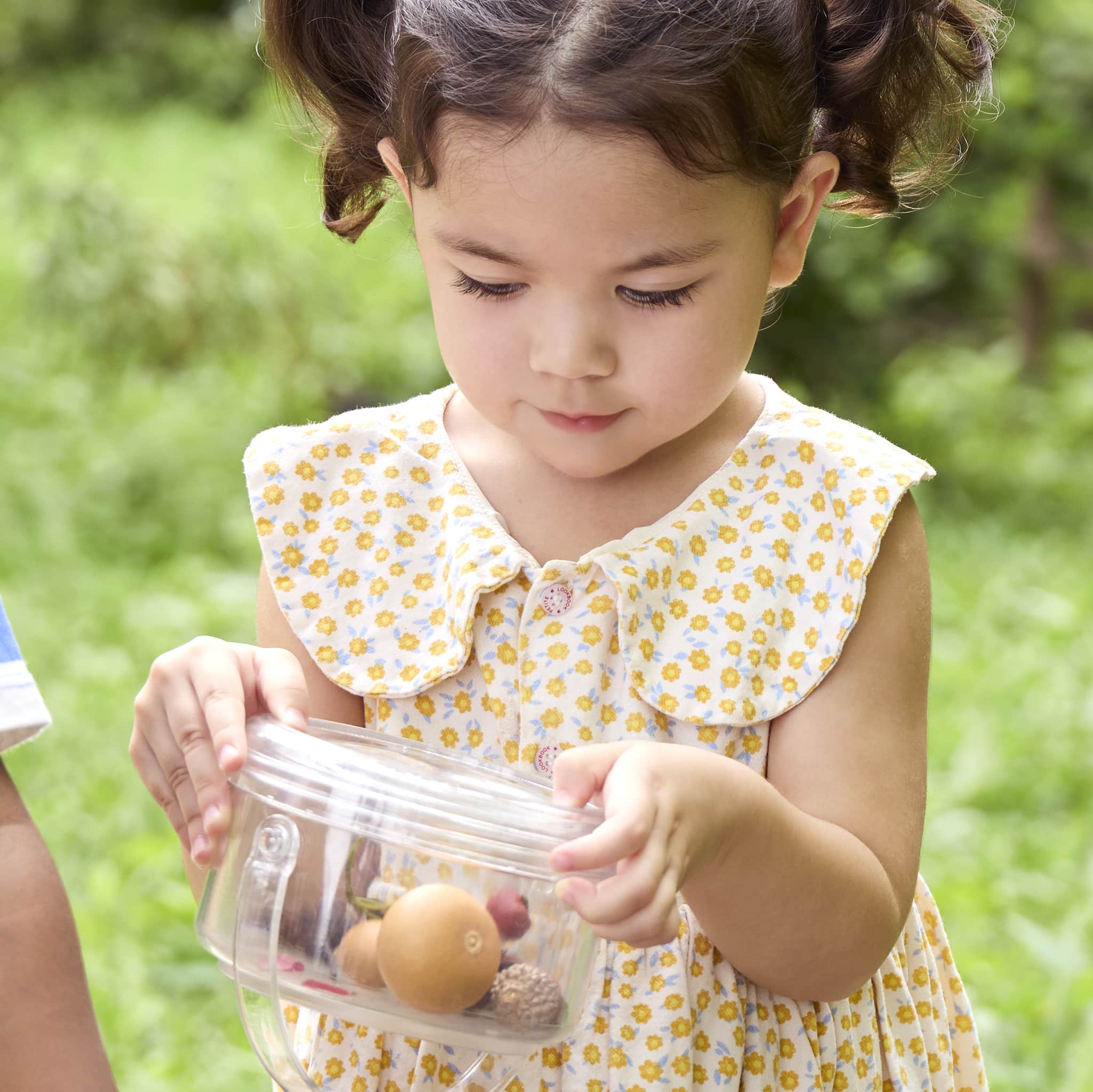Carry and Discover Magnification Containers - Set of 2