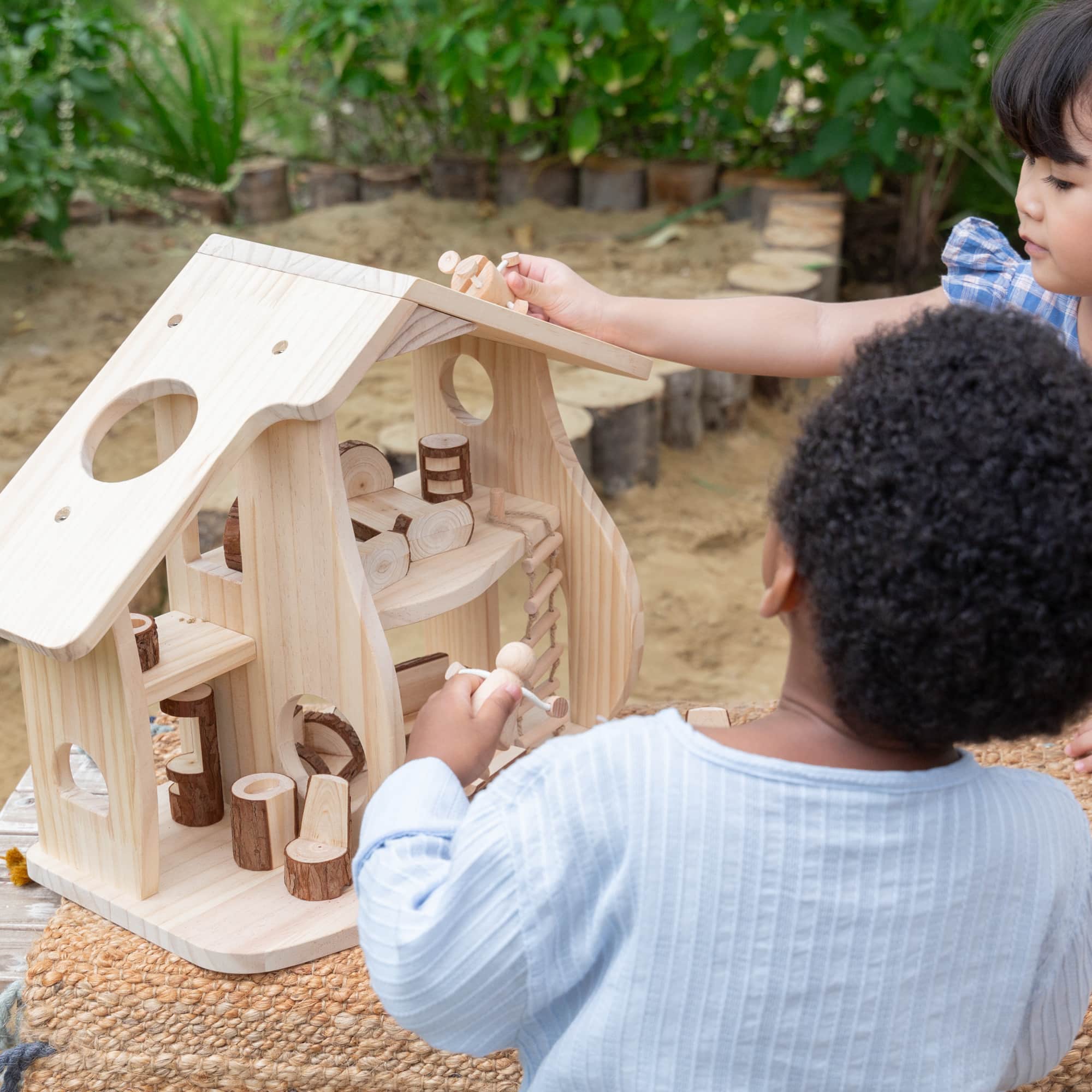 Woodlands Dollhouse Set