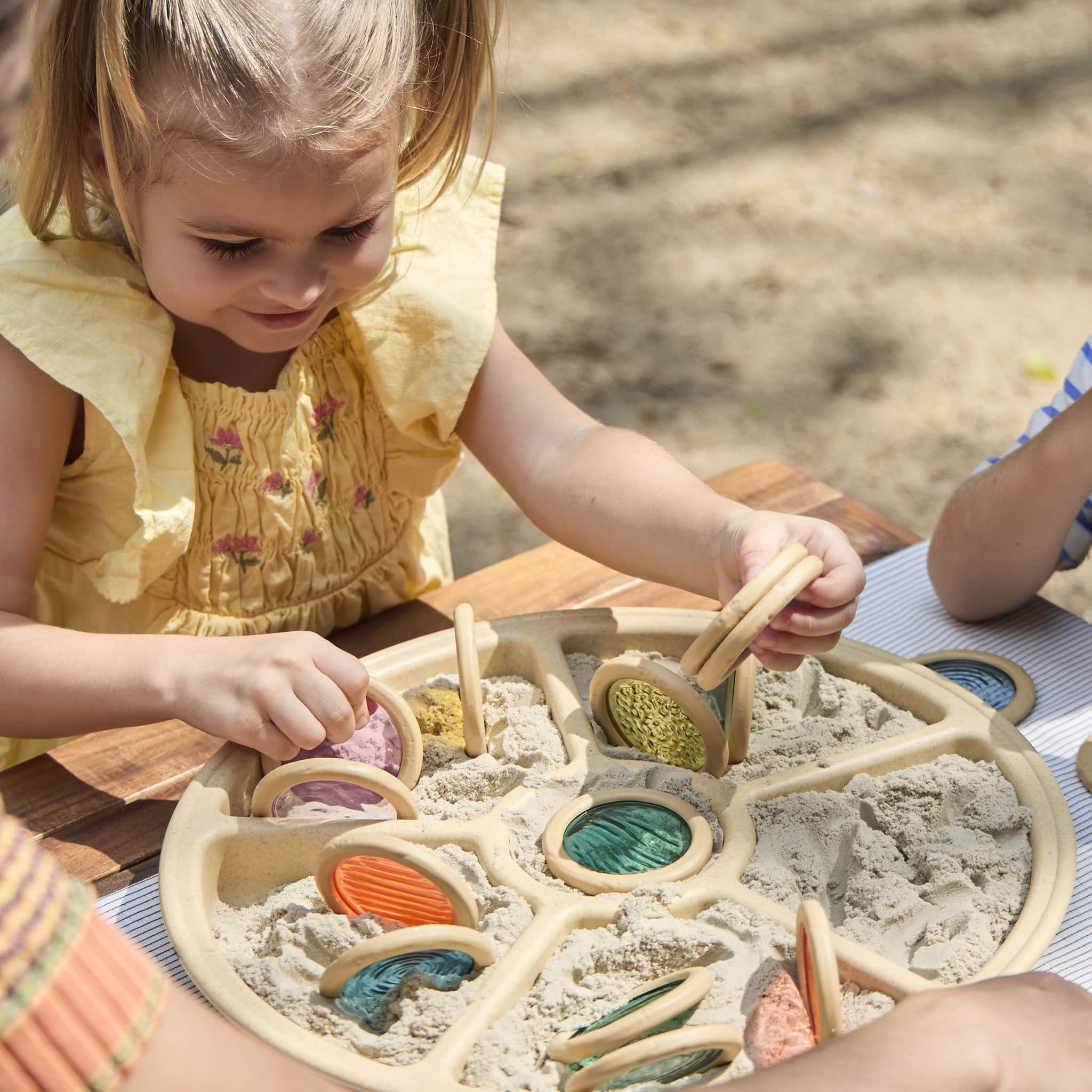 Light and Color Textured Discs