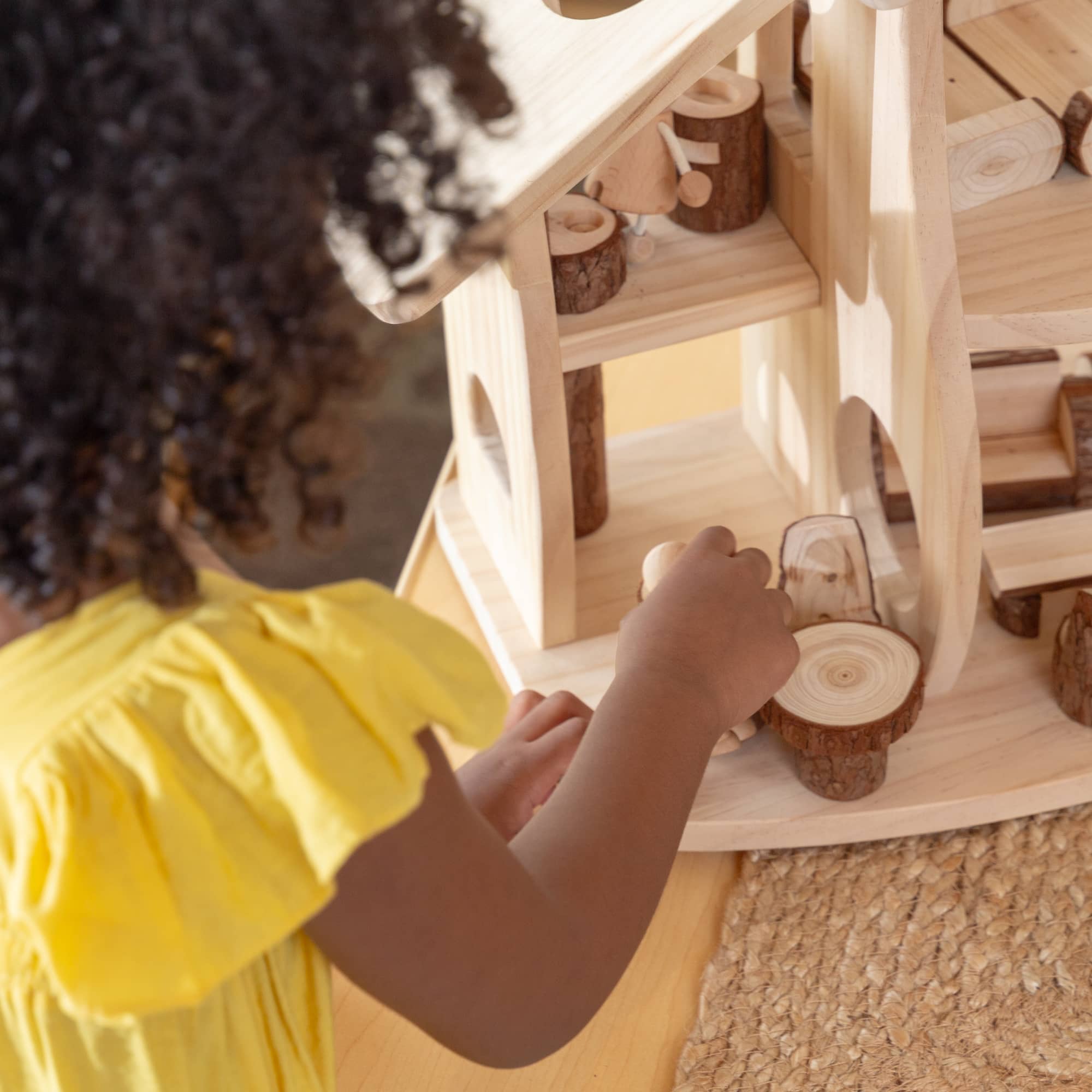 Woodlands Dollhouse Set